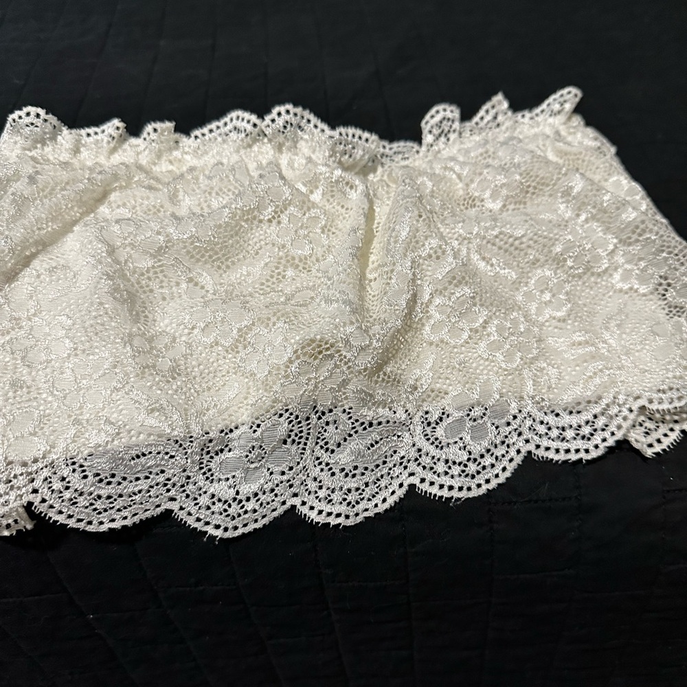 Venus strapless lace bralette size small
